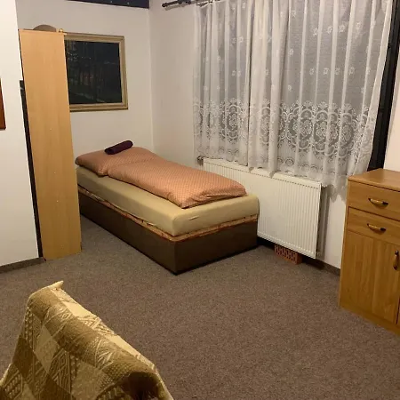 Na Suche Kamenice بيت للعطل *